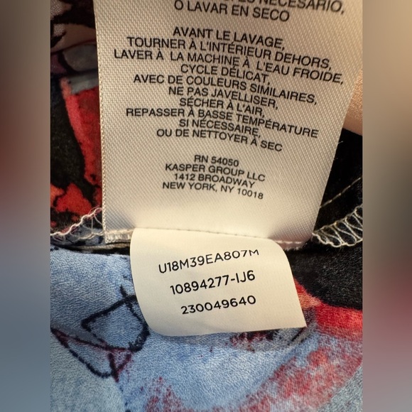 Jones New York Women’s Floral Button-Down ruffle collar Blouse, Size Medium - Picture 13 of 13